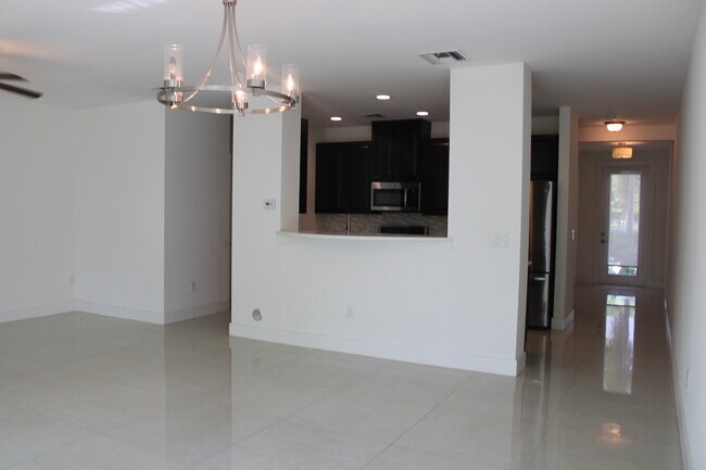 Building Photo - 4536 E Aqua Bella Ln