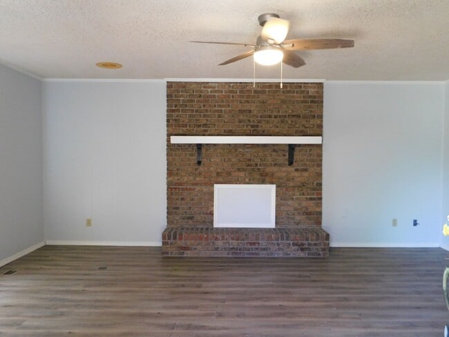 Foto del edificio - 2 Bed 2 Bath Duplex Newly Renovated