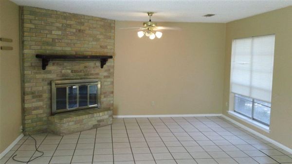Foto principal - 6826 Trail Lake Dr