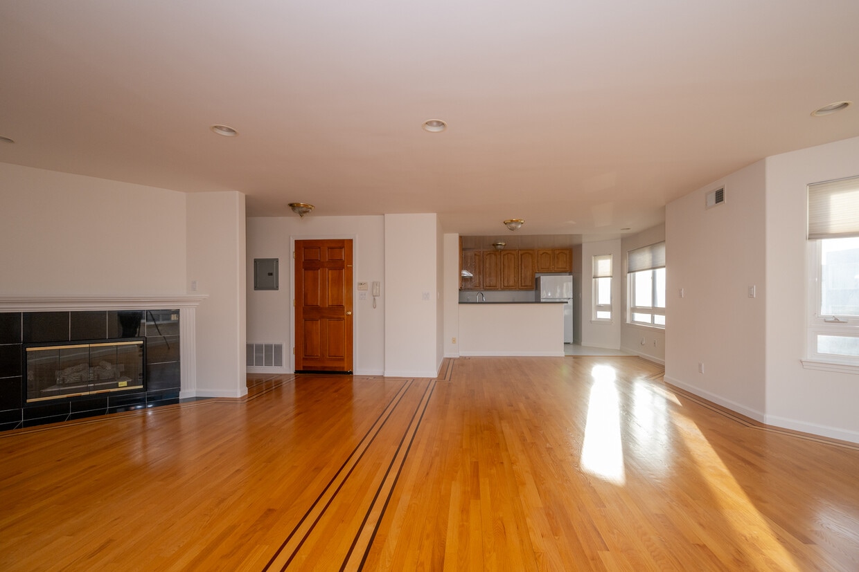 Primary Photo - 1701 Judah St
