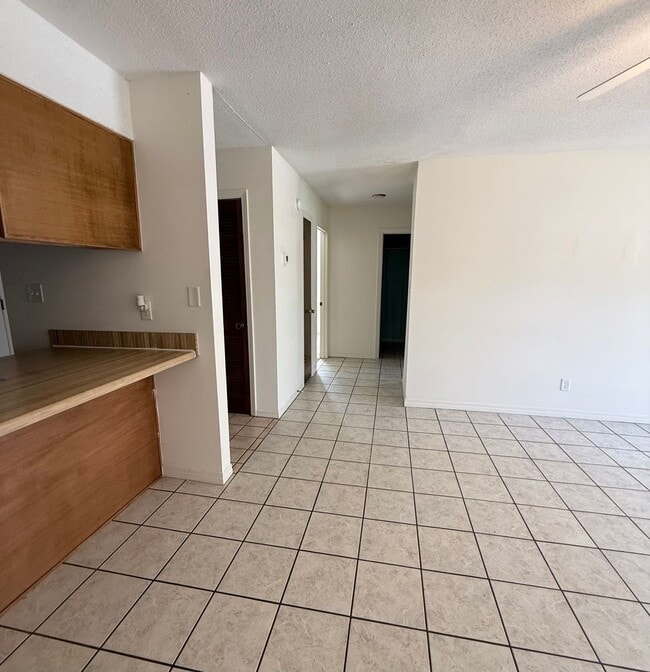Building Photo - 513 Landview Dr