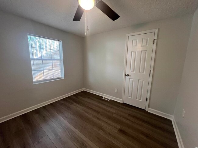 Building Photo - 1508 Edge Dr