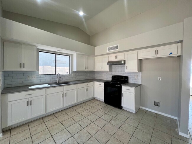 Building Photo - 7348 W Colter St