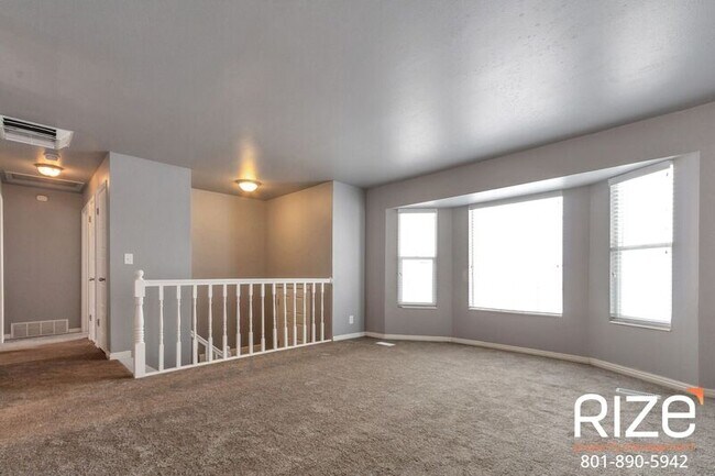Building Photo - 5465 Westslope Dr