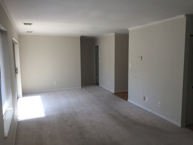 Building Photo - 1020 N Stafford St