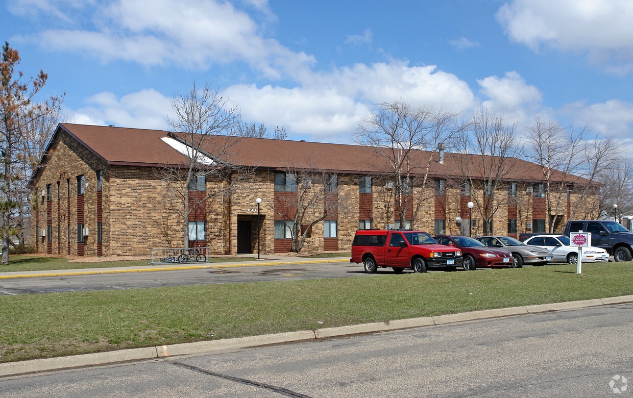 Koester Court Apartments in Northfield, MN