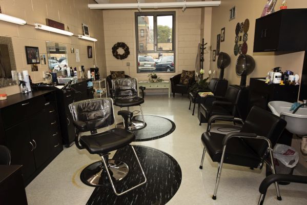 Salón de belleza - Bishop Co-op