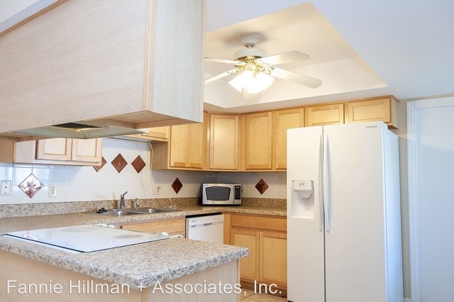 Building Photo - 3 br, 2 bath House - 912 Robinhood Ct
