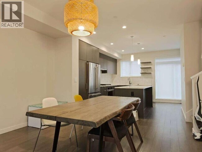 Photo du bâtiment - 4738 Hemlock Wy