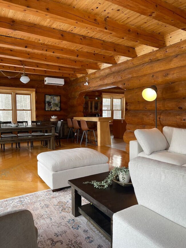 Building Photo - 304 Chem. du Pont Rouge