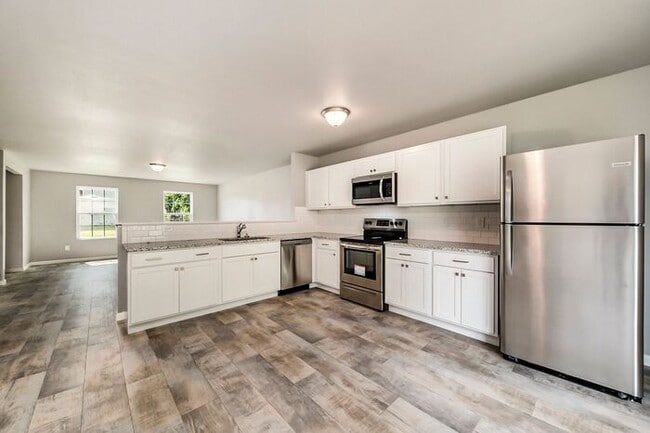 Building Photo - 4837 Bermuda St