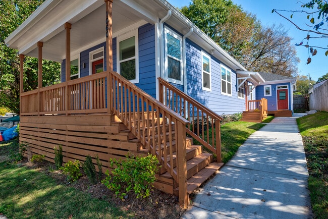 Building Photo - 1060 Grant Way SE