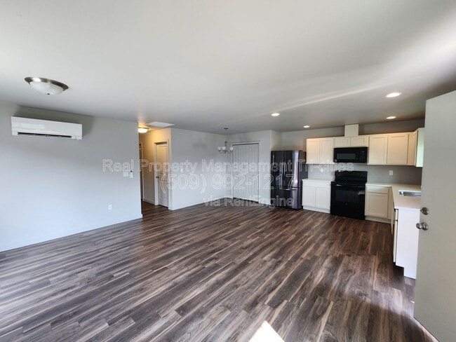 Building Photo - 406 Dawson Ln