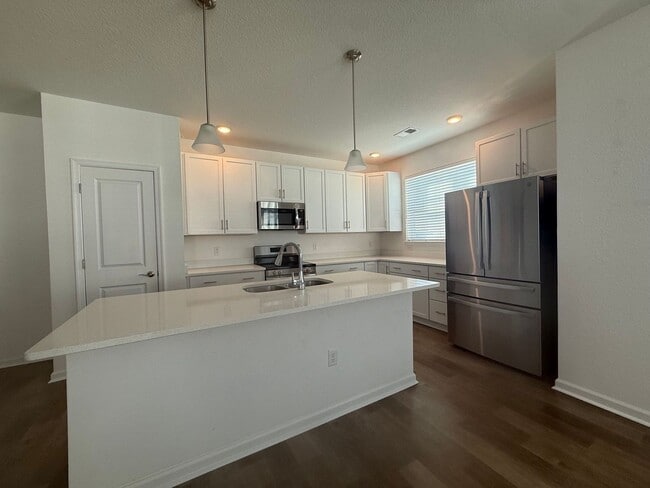 Photo - Top-Floor Corner Condo in Virginia Beach