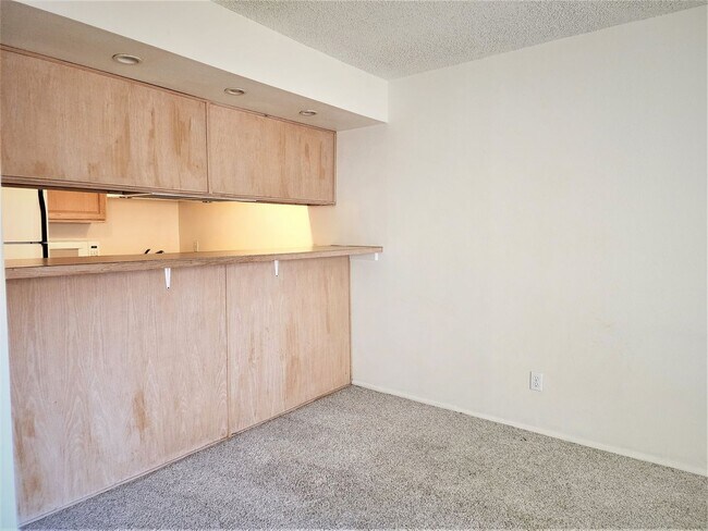 Foto del edificio - Central Boulder 1 bed 1 bath- pool and Utilities included!