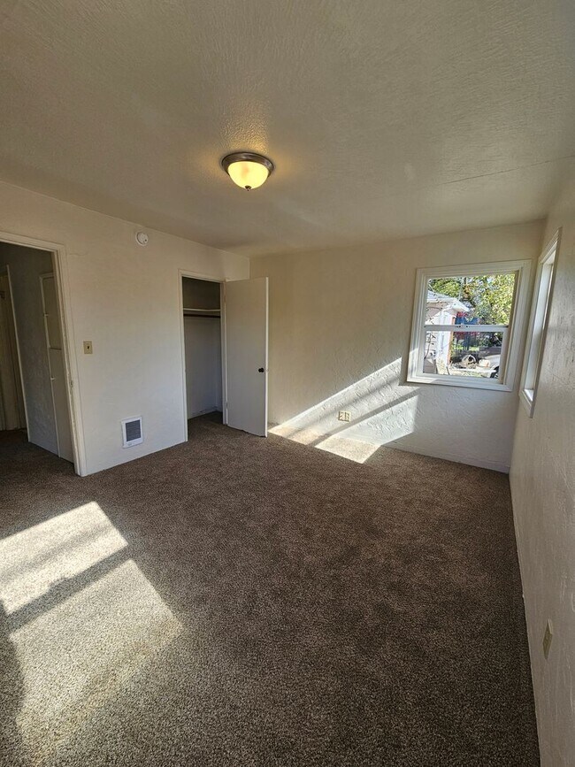 Building Photo - 289