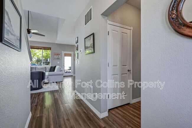Building Photo - 2333 Windrow Dr