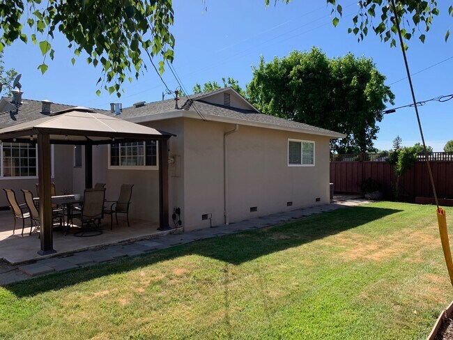 Building Photo - 2530 Tioga Way
