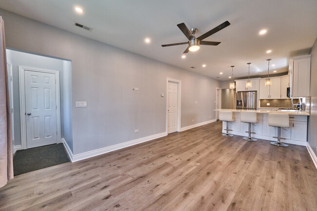 Building Photo - 4323 S Talman Ave