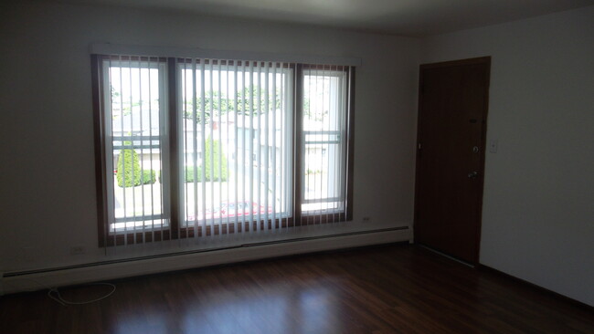 Building Photo - 4601 Forest Ave