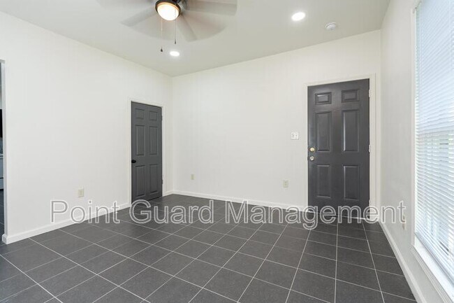 Foto del edificio - 169 S Belmont St