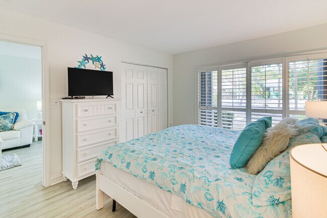 Building Photo - 98381 Windward Ave
