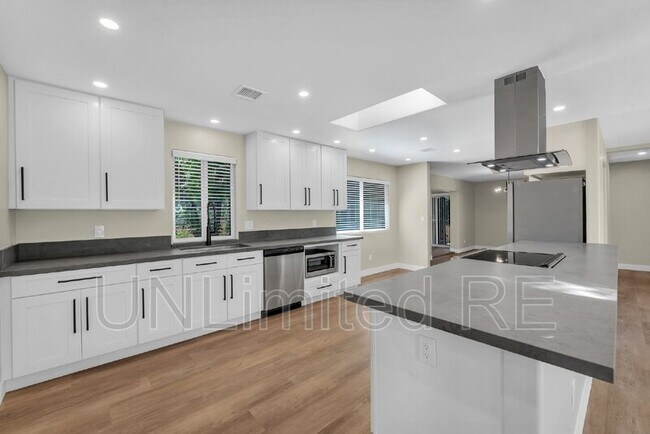 Foto del edificio - 205 Moons View Rd