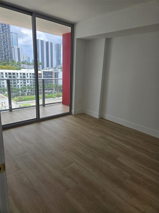 Foto del edificio - 90 NE 32nd St