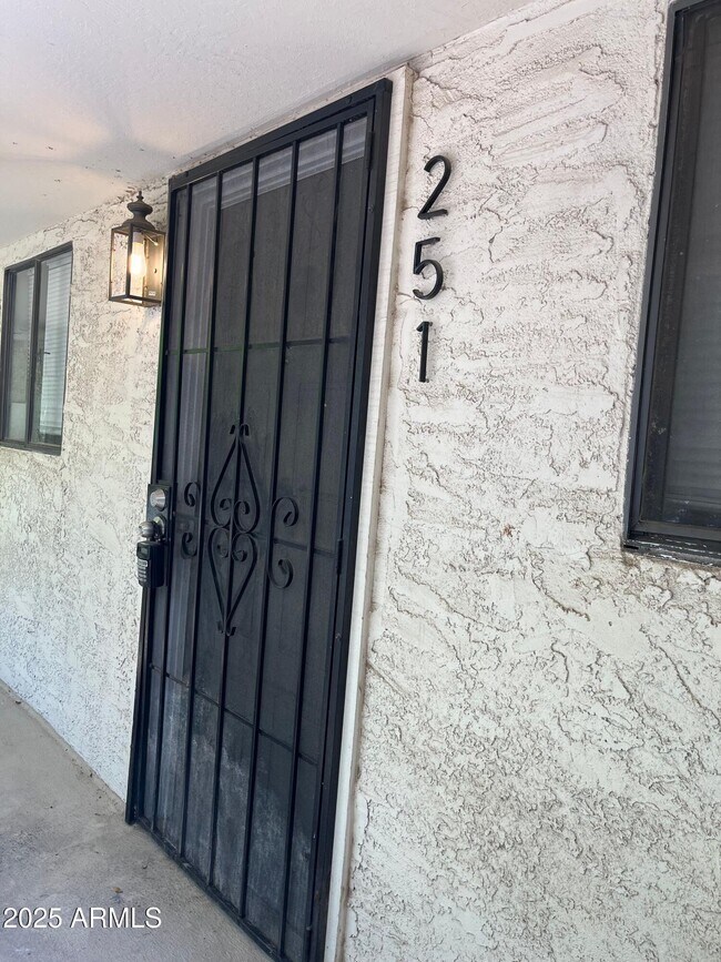 Foto del edificio - 3119 W Cochise Dr