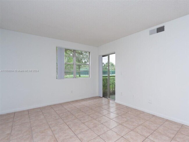 Foto del edificio - 1235 SW 46th Ave