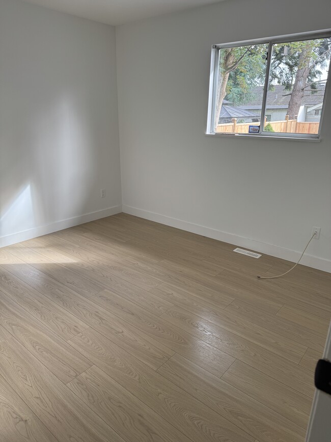 Building Photo - 12712 115B Av