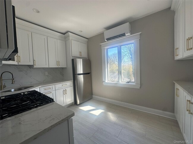 Foto del edificio - 55 Sea Cliff Ave