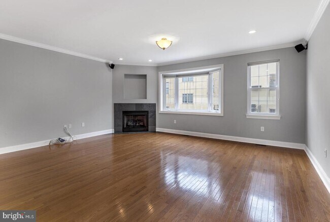 Foto del edificio - 120 Dickinson St