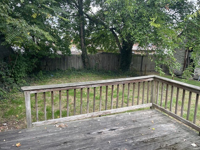 Foto del edificio - 4 br, 2 bath House - 482 East Washington S...