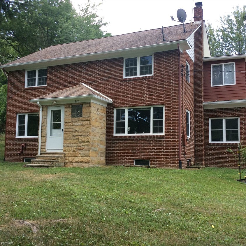 Primary Photo - 4 br, 2 bath House - 826 S Gunnell Rd