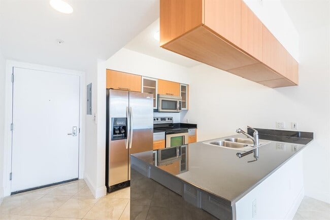 Foto del edificio - 1750 N Bayshore Dr