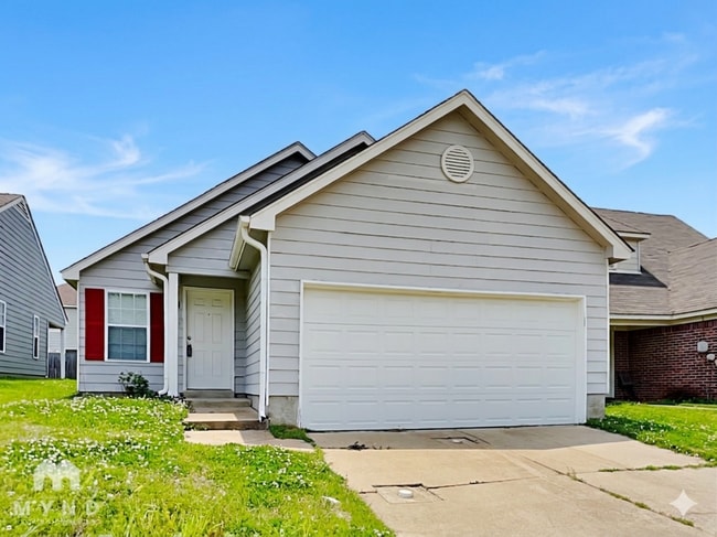 Building Photo - 4828 Royal Run Dr
