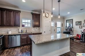Building Photo - 1118 Oney Hervey Dr