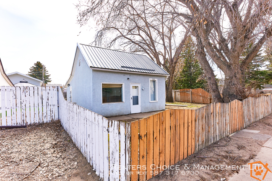 Photo principale - Pet Friendly House in Taber with Garage!