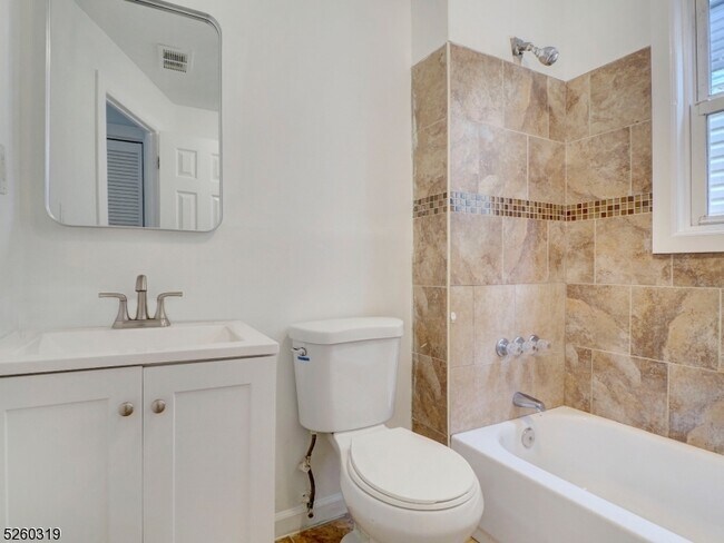 Foto del edificio - 325 S 19th St