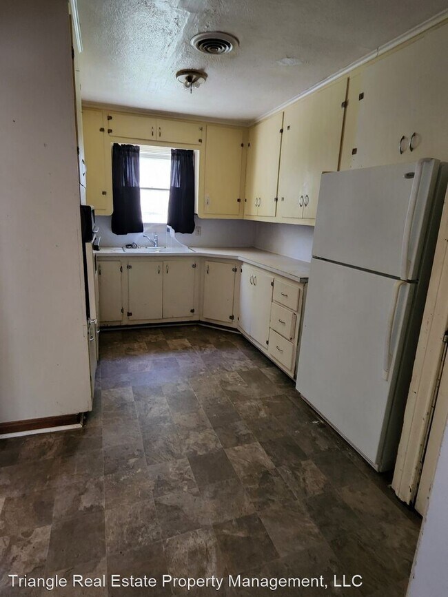 Building Photo - 3 br, 1 bath House - 5920 Cole Rd
