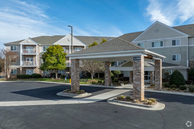 Building Photo - Forbes Manor