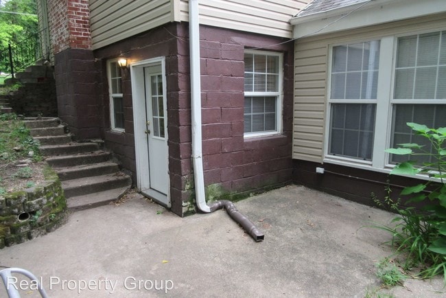 Building Photo - 404 Lawrence Pl