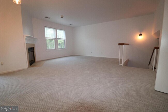 Building Photo - 12944 Grays Pointe Rd