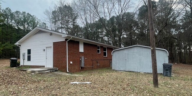 Building Photo - N Main St Holly Springs