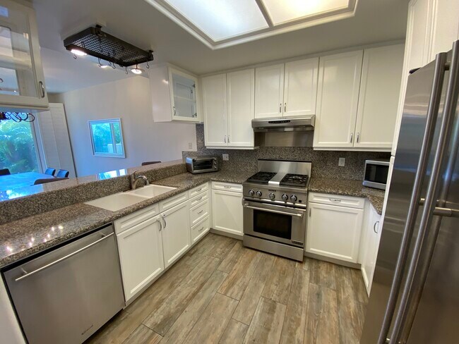 Cocina - 6483 Zuma View Pl