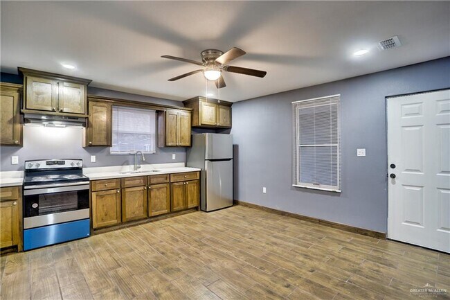Building Photo - 1320 Santa Elena Ave