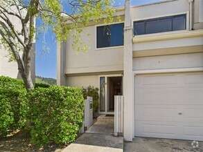 Building Photo - 4000 Rio Rd