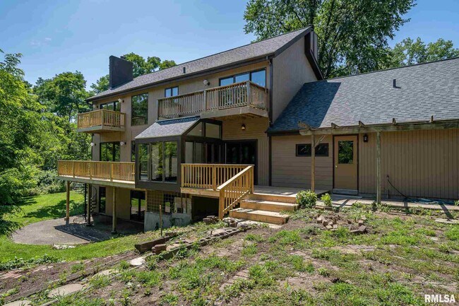 Foto del edificio - 29 Wildwood Dr