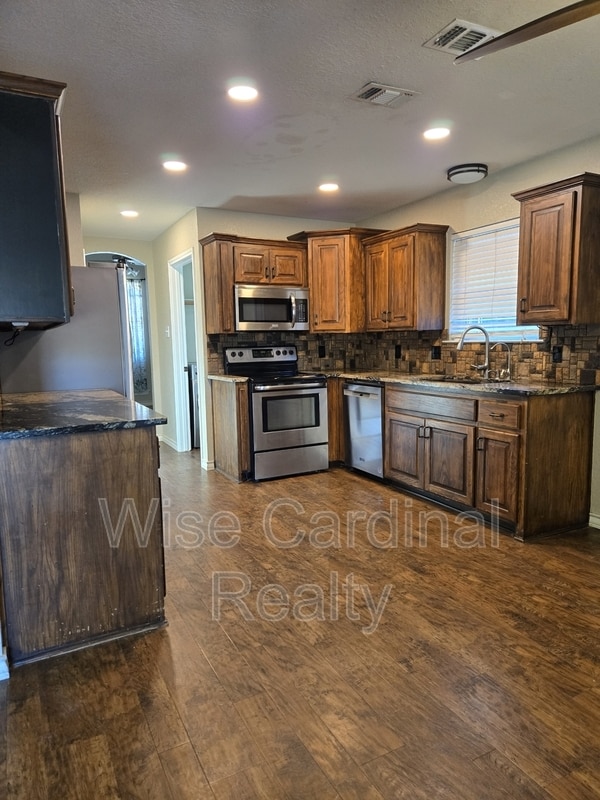 Foto del edificio - 4924 Harvard Dr